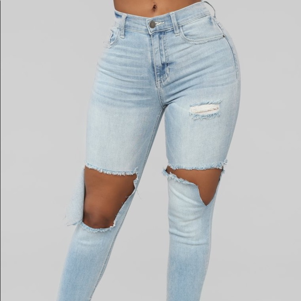 Fashion nova Distressed jeans
